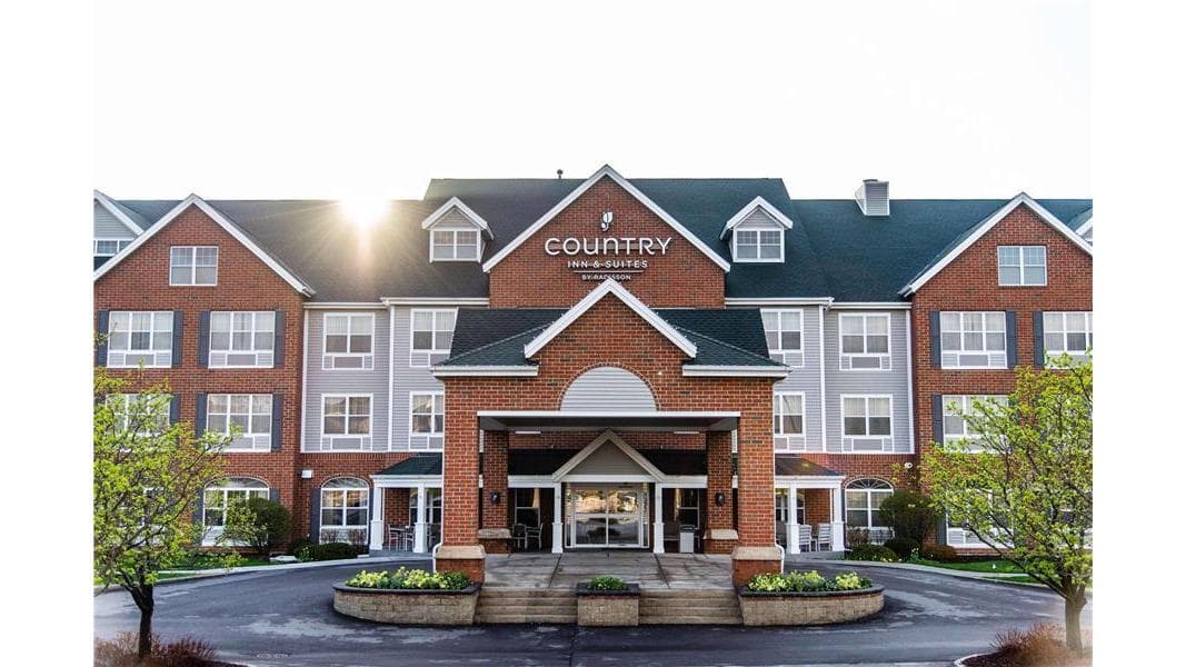 Country Inn & Suites by Radisson, Milwaukee West (Brookfield), WI, Hotel in Elm Grove