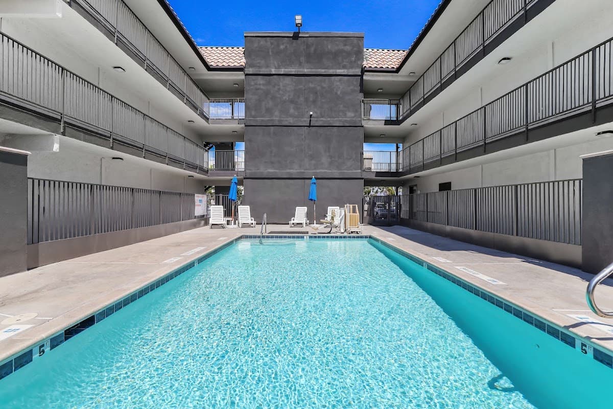 Studio 6 Suites Escondido CA, Aparthotel in Escondido