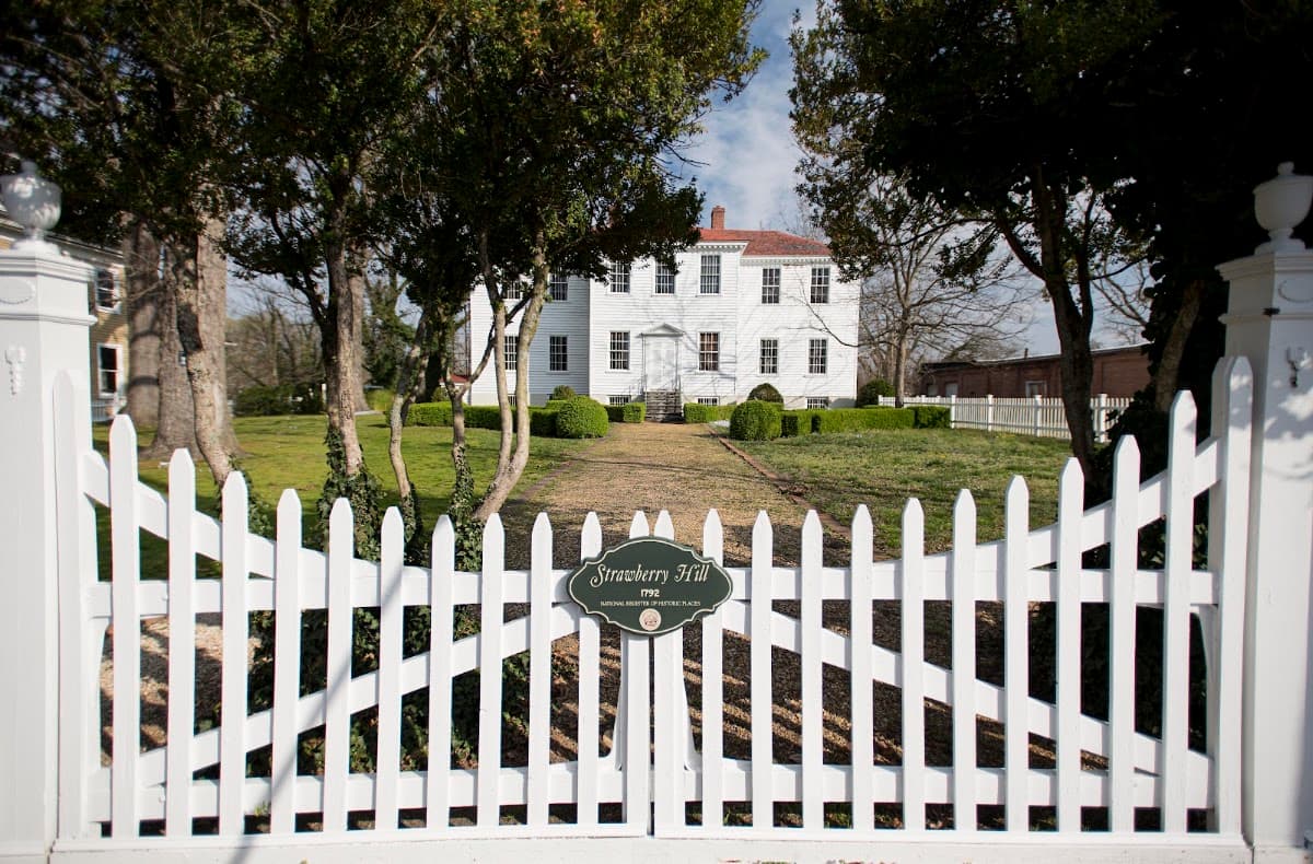 Strawberry Hill - Inn & Event Venue, Hotel in Petersburg