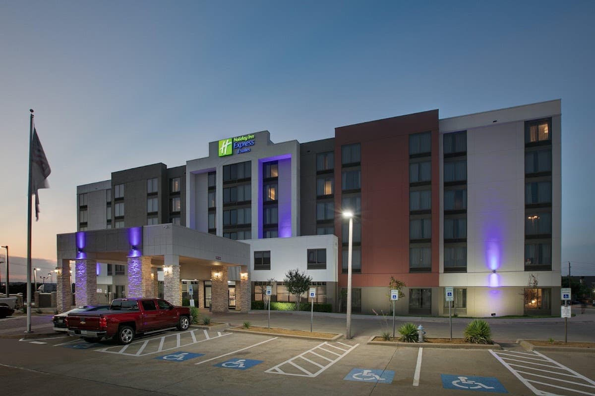 Holiday Inn Express & Suites Dallas Ft. Worth Airport South by IHG, Hotel in Irving