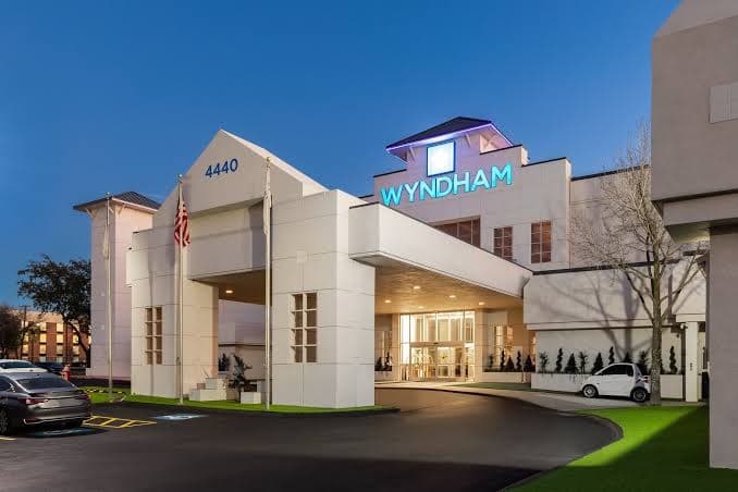 Ramada by Wyndham DFW Airport, Hotel in Euless