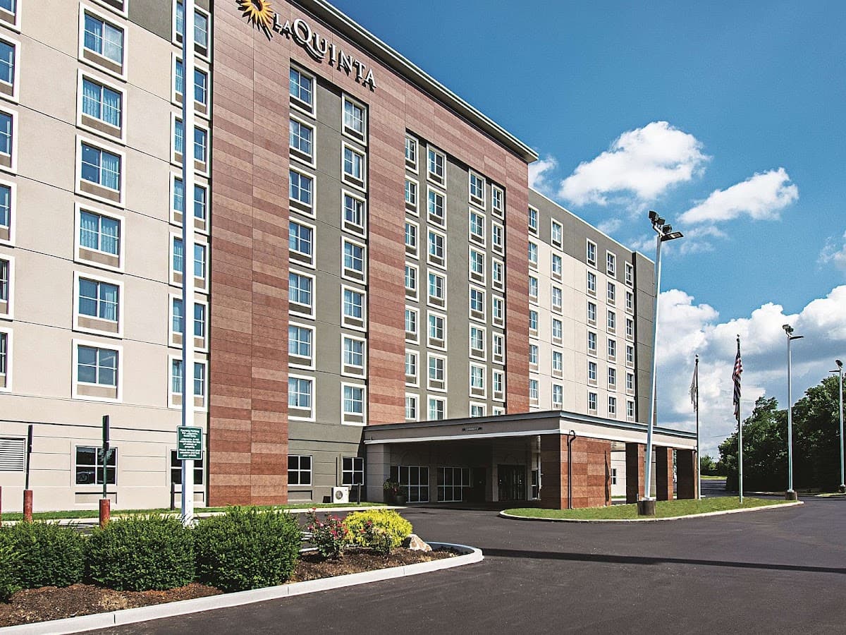 La Quinta Inn & Suites by Wyndham Cincinnati Sharonville, Hotel in Sharonville