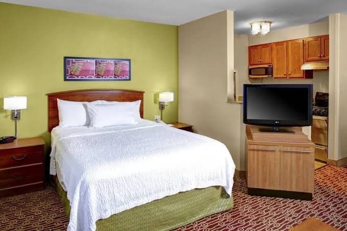 Birch Hill Suites Cincinnati Blue Ash Extended Stay Hotel, Hotel in Highpoint