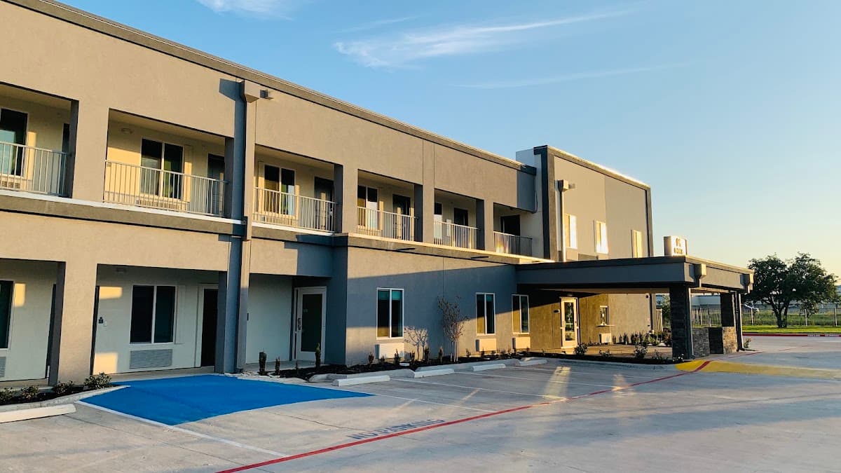 M&M INN and Suites, Motel in Everman