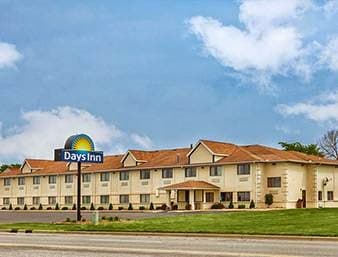 Days Inn & Suites by Wyndham Benton Harbor MI, Hotel in Fair Plain