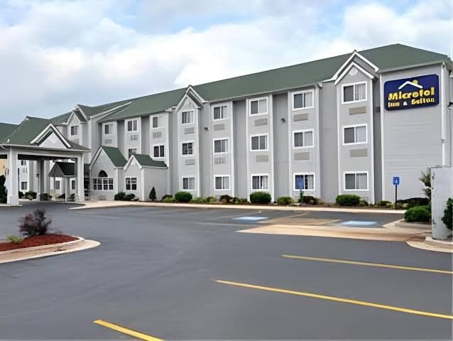 Stay Express Inn & Suites Union City, GA Near Atlanta Airport, Hotel in Fairburn