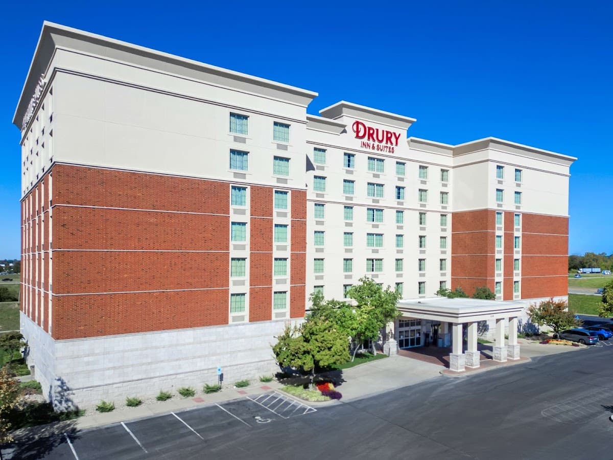 Drury Inn & Suites St. Louis O'Fallon, IL, Hotel in Shiloh