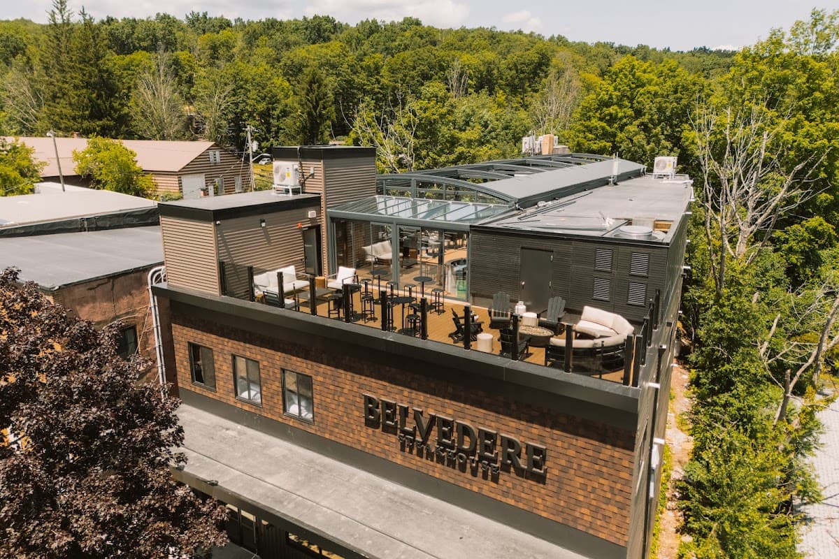 Belvedere Suites - Woodridge, Hotel in Fallsburg