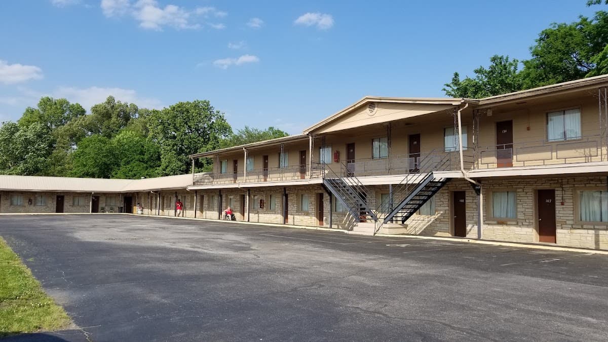 Hickory House Inn, Motel in Farley