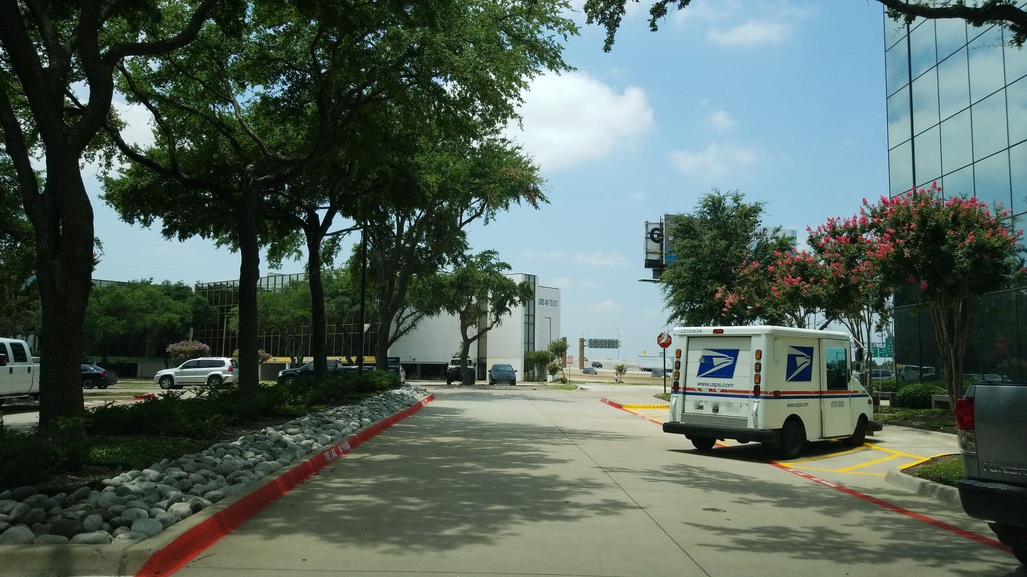 Street view near Hoteldaniyaalicante, Farmers Branch — © mselliott (CC BY-SA · Mapillary)