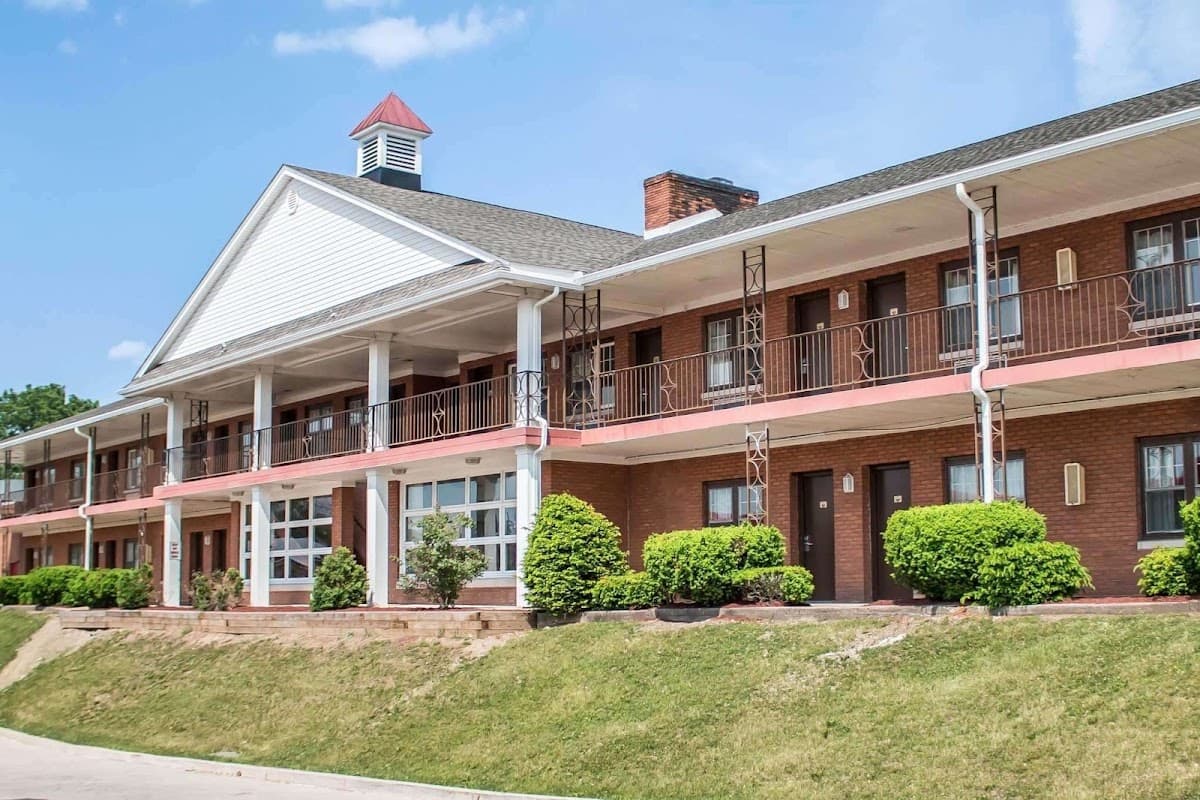 Econo Lodge Williamsport, Hotel in Kenmar