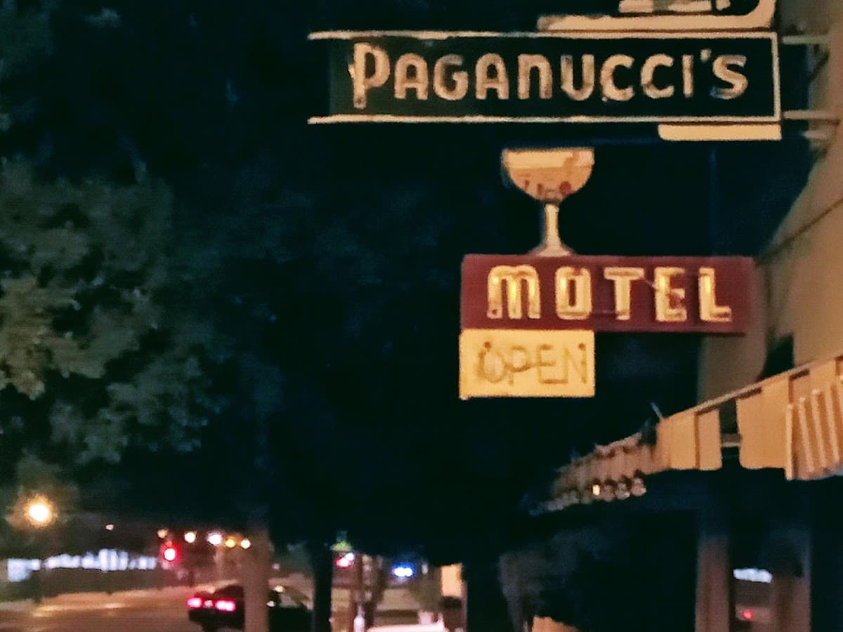 Paganucci's Motel & Lounge, Motel in Firebaugh