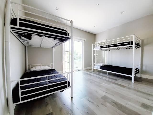 modern hostel, Hostel in Vermont Square