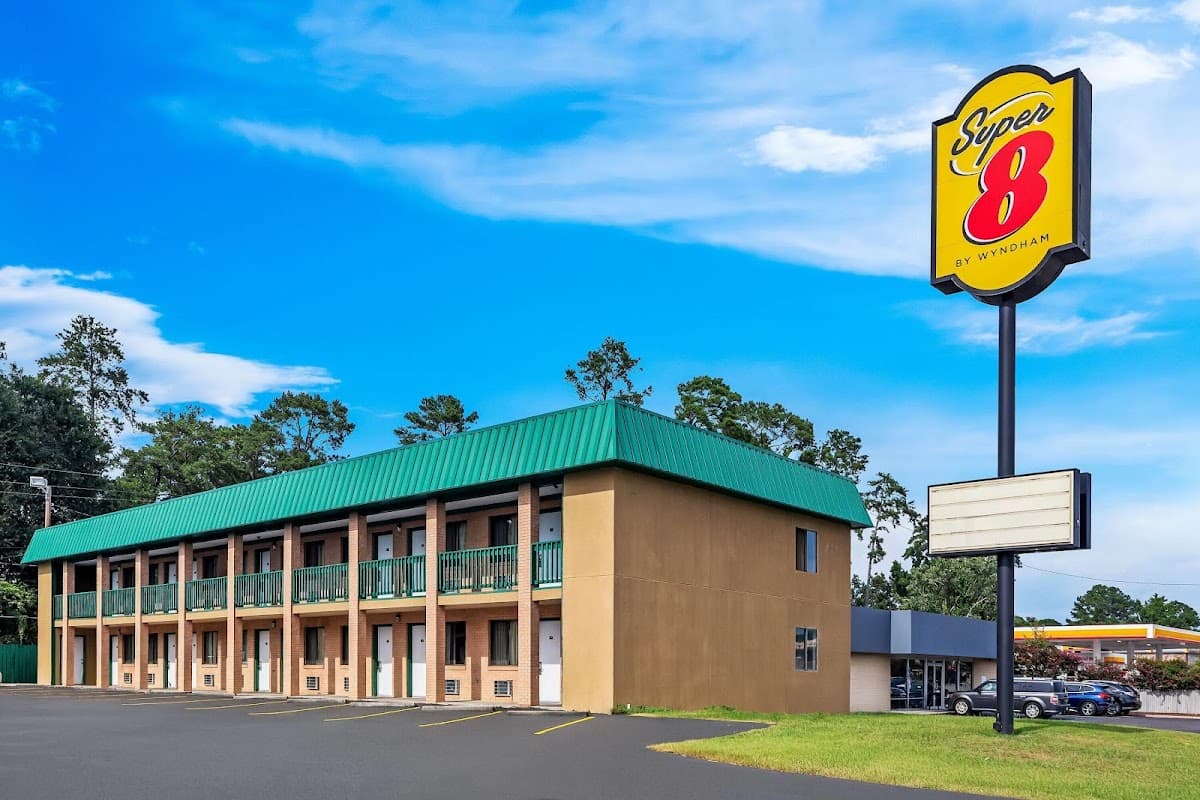 Super 8 by Wyndham Columbia SC / Ft. Jackson, Hotel in Forest Acres