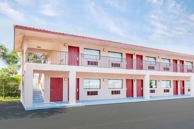 Redfinn Inn, Motel in Fort Pierce