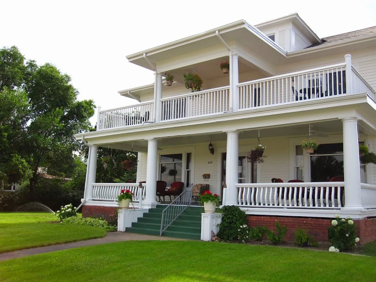 Hitching Horse Inn, Bed & Breakfast in Pierre