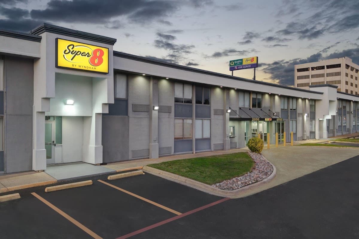 Super 8 by Wyndham Fort Worth Entertainment District, Hotel in Fort Worth