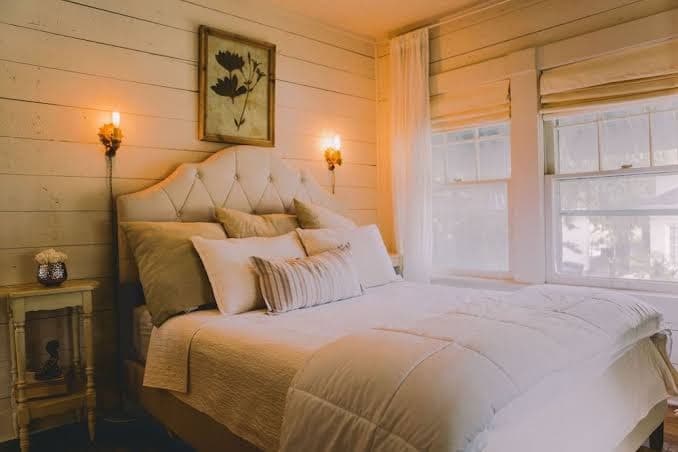 Historic Guest House near TCU/Downtown available for 30 day+ rental ONLY, Guesthouse in Fort Worth