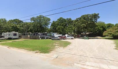 Pat's Court RV Park, Caravan Park in Haltom City