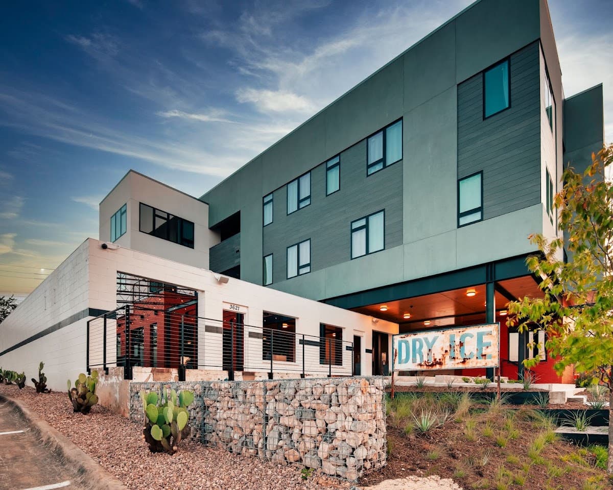Hotel Dryce, Hotel in Westworth