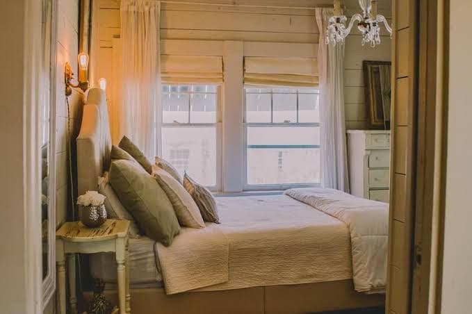 Historic Guest House near TCU /Downtown available for 30 day+ rental ONLY, Guesthouse in Fort Worth