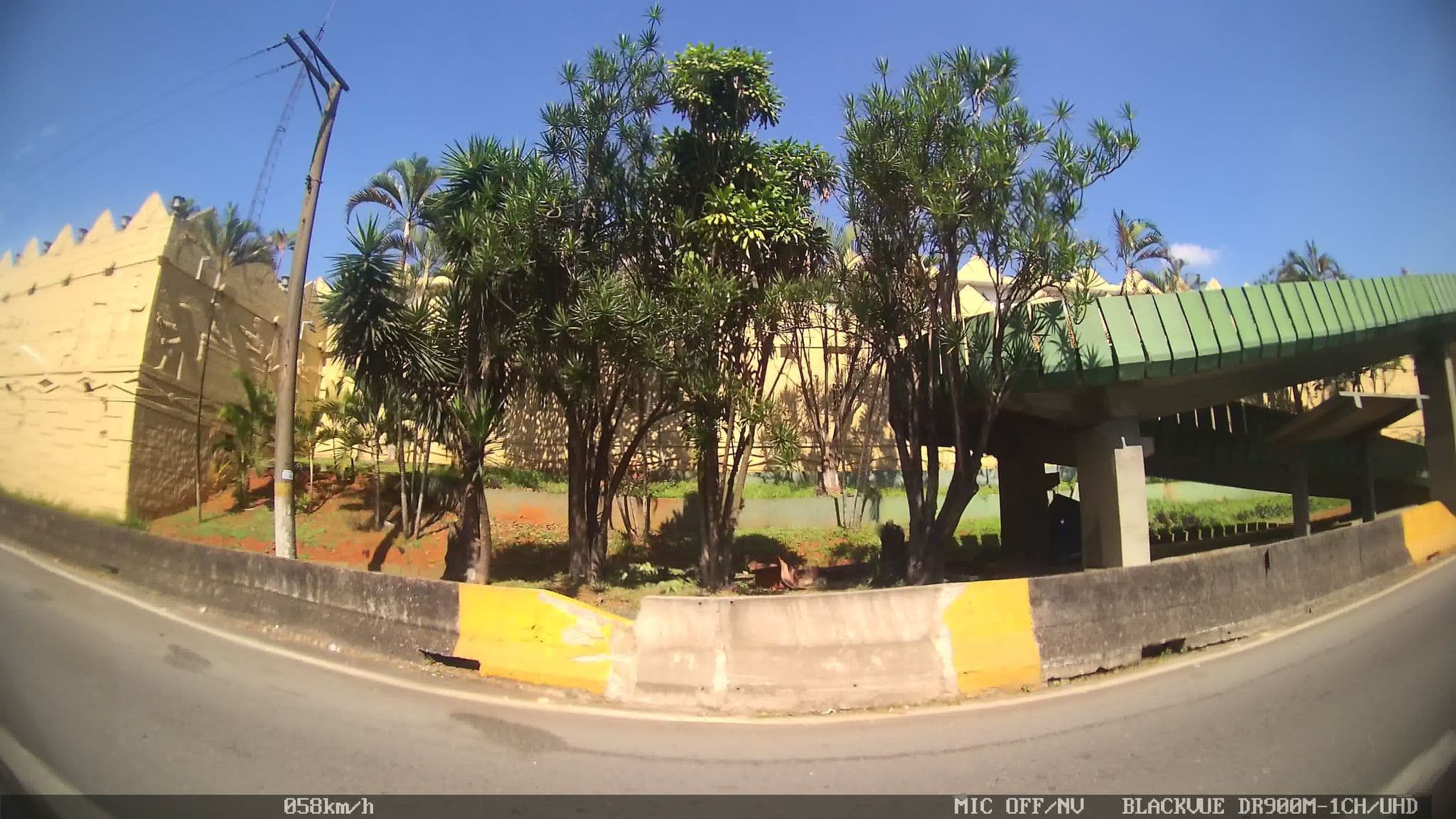 Street view near Farao's Motel, Sacomã — © kaart_2 (CC BY-SA · Mapillary)