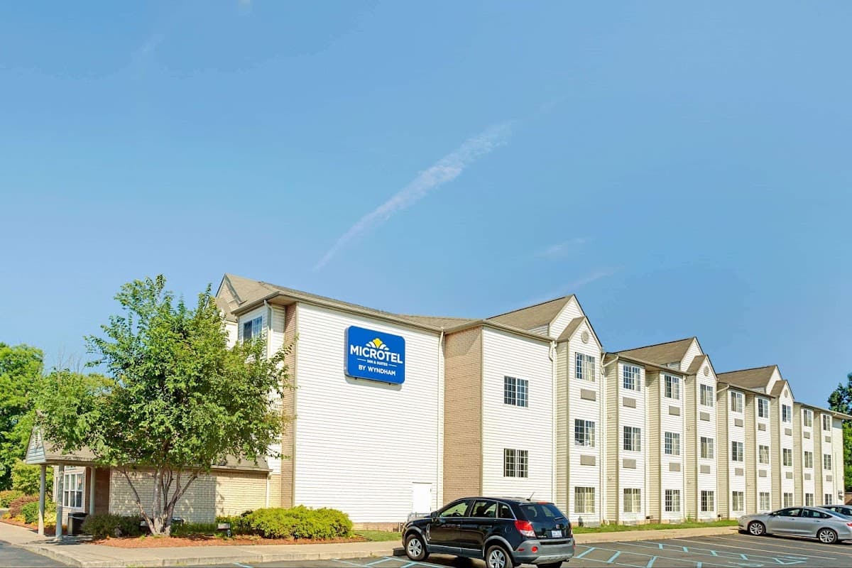 Microtel Inn & Suites by Wyndham Roseville/Detroit Area, Hotel in Fraser