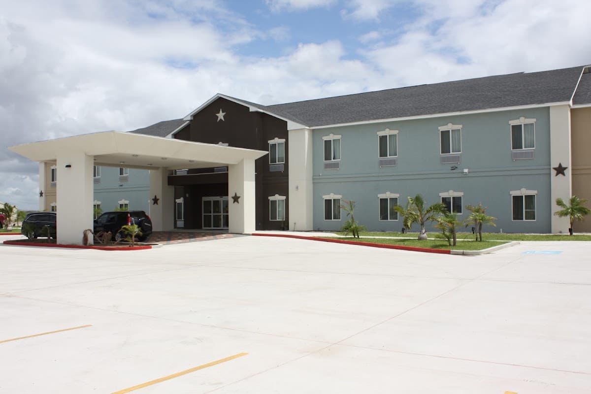 La Plaza Inn & Suites, Motel in Freer