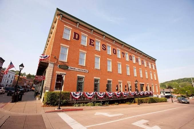 DeSoto House Hotel, Hotel in Galena