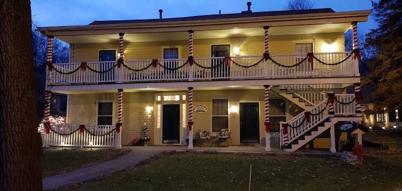 Greenbriar Country Inn & Suites, Hotel in Galena