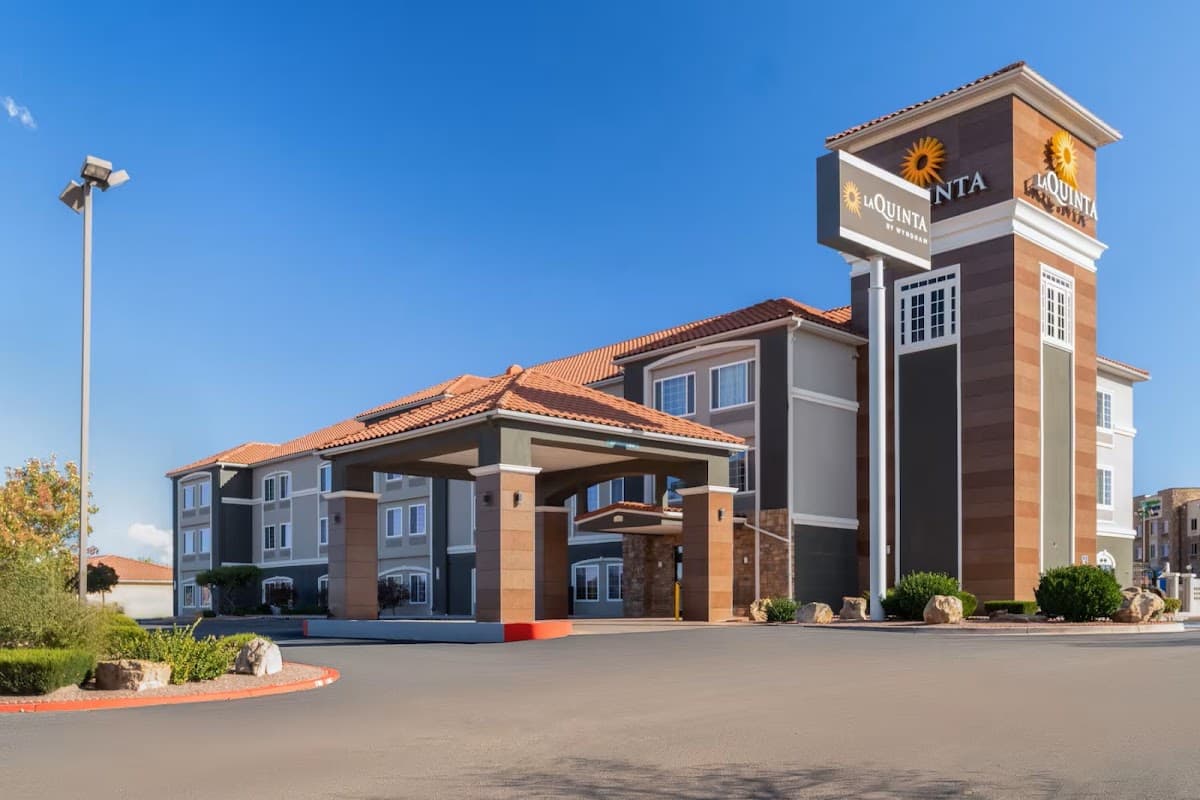 La Quinta Inn & Suites by Wyndham Gallup, Hotel in Church Rock