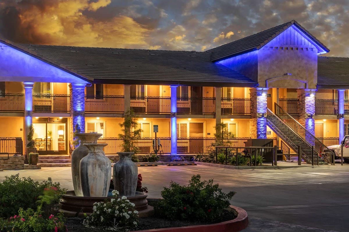 Days Inn by Wyndham Galt/Elk Grove South, Hotel in Galt
