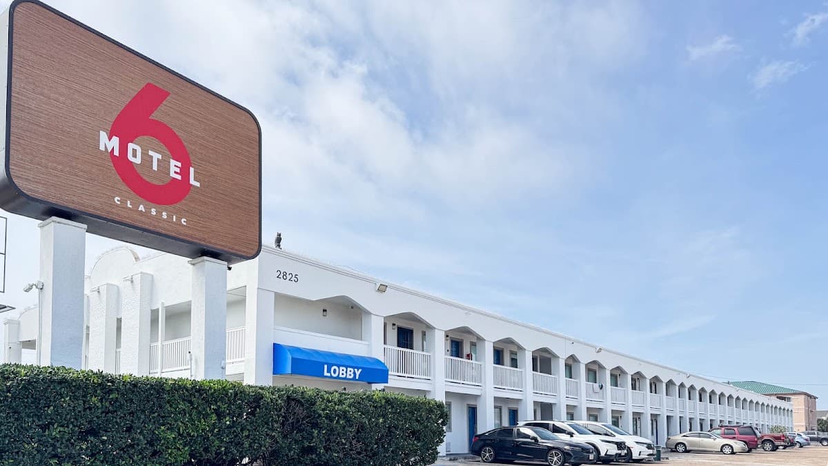 Motel 6 Galveston, TX - Beach/Seawall, Hotel in Galveston