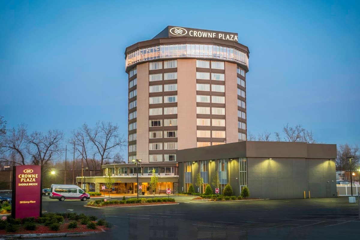 Crowne Plaza Saddle Brook by IHG, Hotel in Saddle Brook