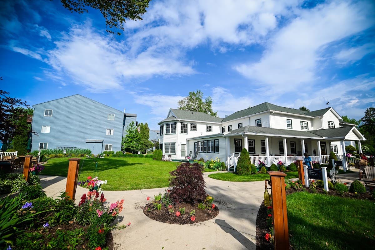 The Lakehouse Inn, Hotel in Geneva-on-the-Lake