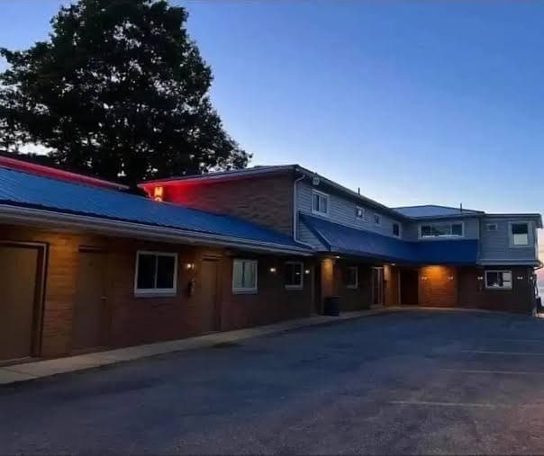 Pete's Lakefront Motel, LLC, Motel in Geneva-on-the-Lake