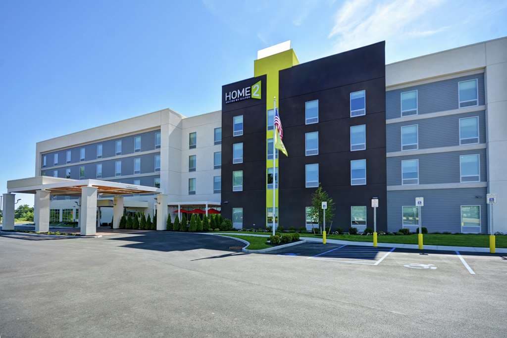 Home2 Suites by Hilton Queensbury Lake George, Hotel in Glens Falls North