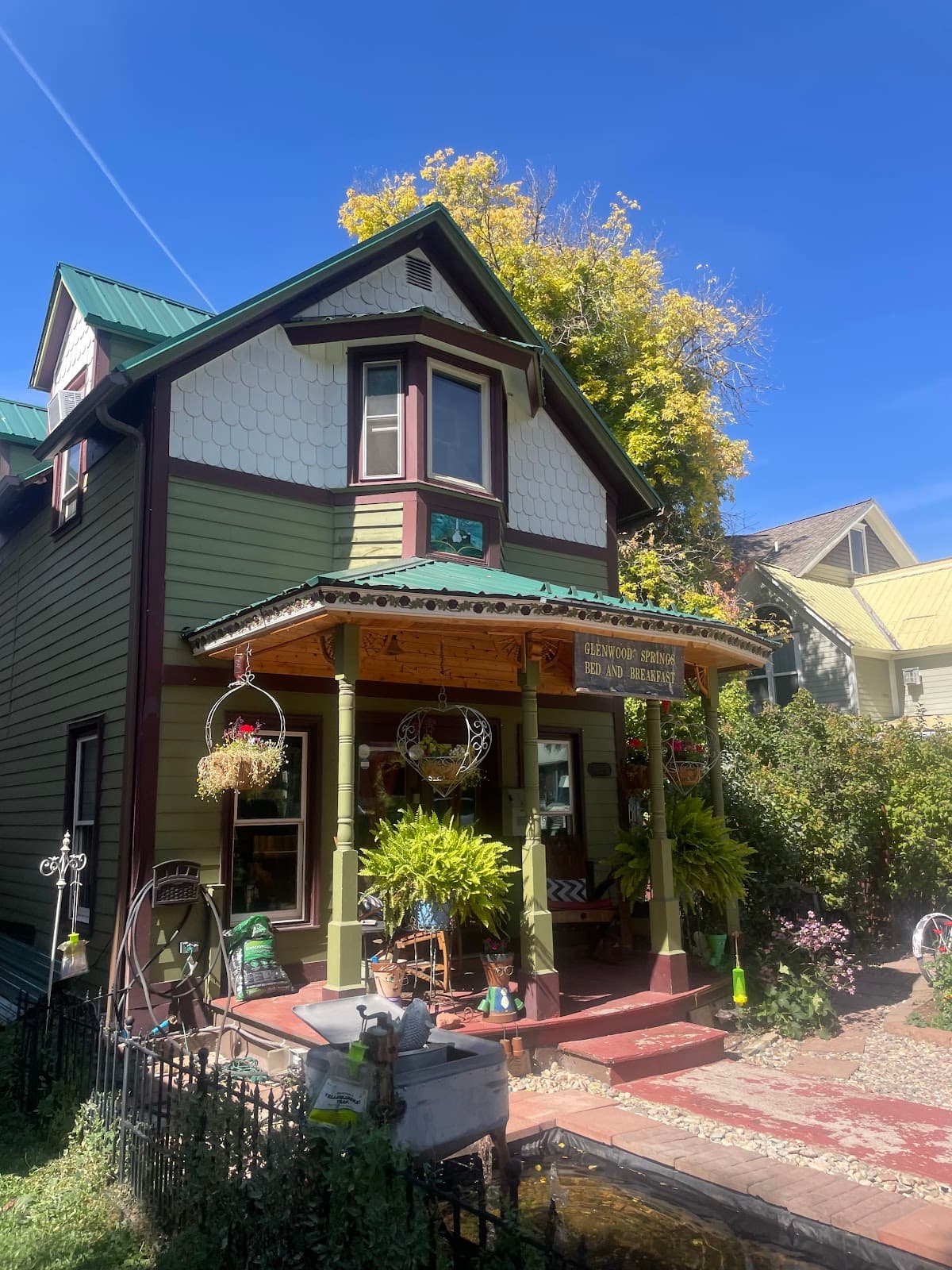 Downtown BnB King Bed Clawfoot Tub & Jacuzzi, Bed & Breakfast in Glenwood Springs