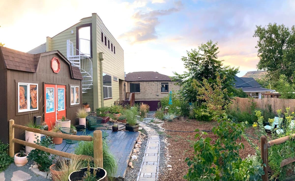 The Golden Guest House, Holiday Home in Golden
