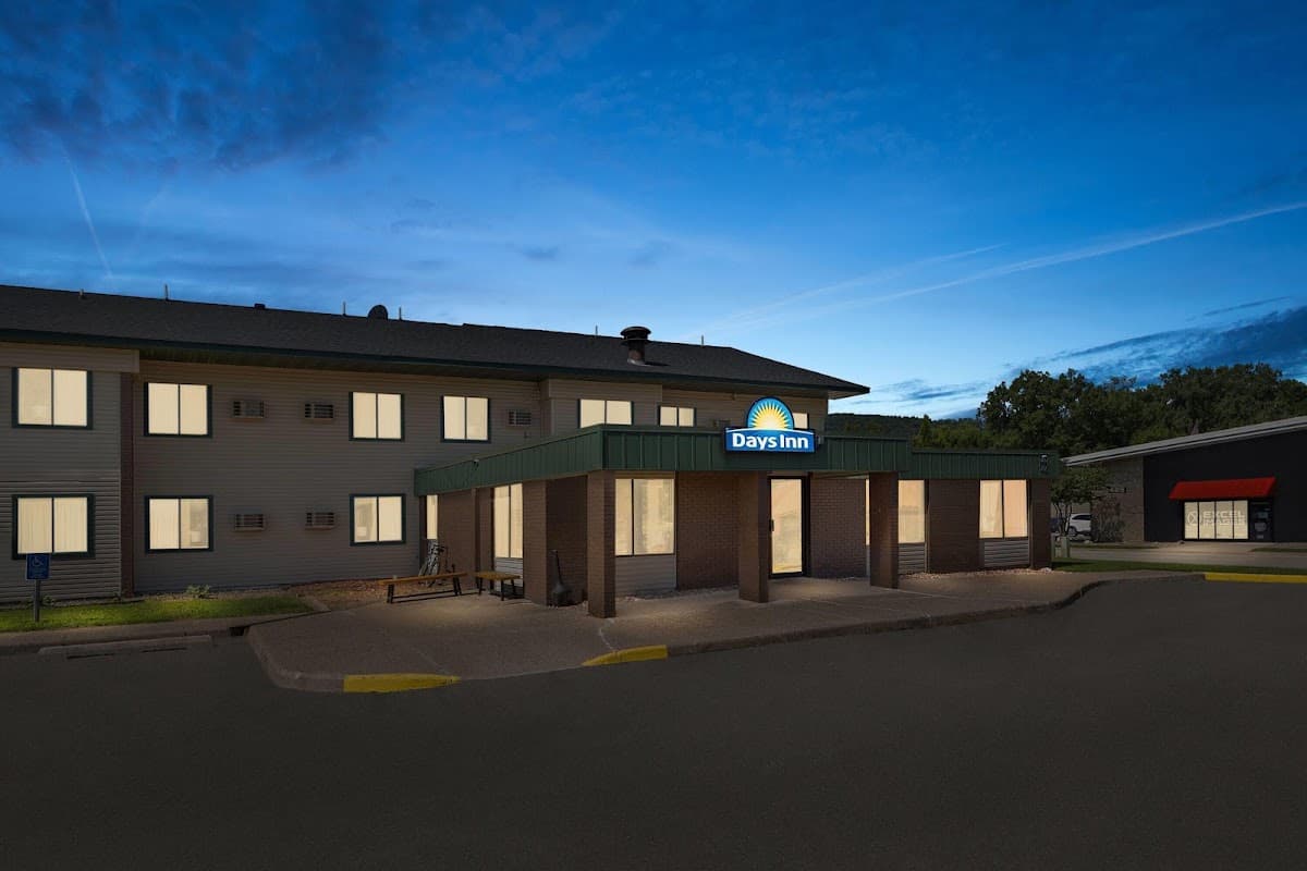 Days Inn by Wyndham Winona, Hotel in Goodview