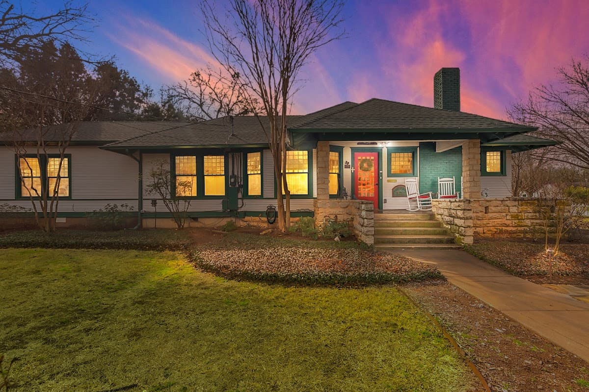 Granbury Gardens Bed & Breakfast, Bed & Breakfast in Granbury