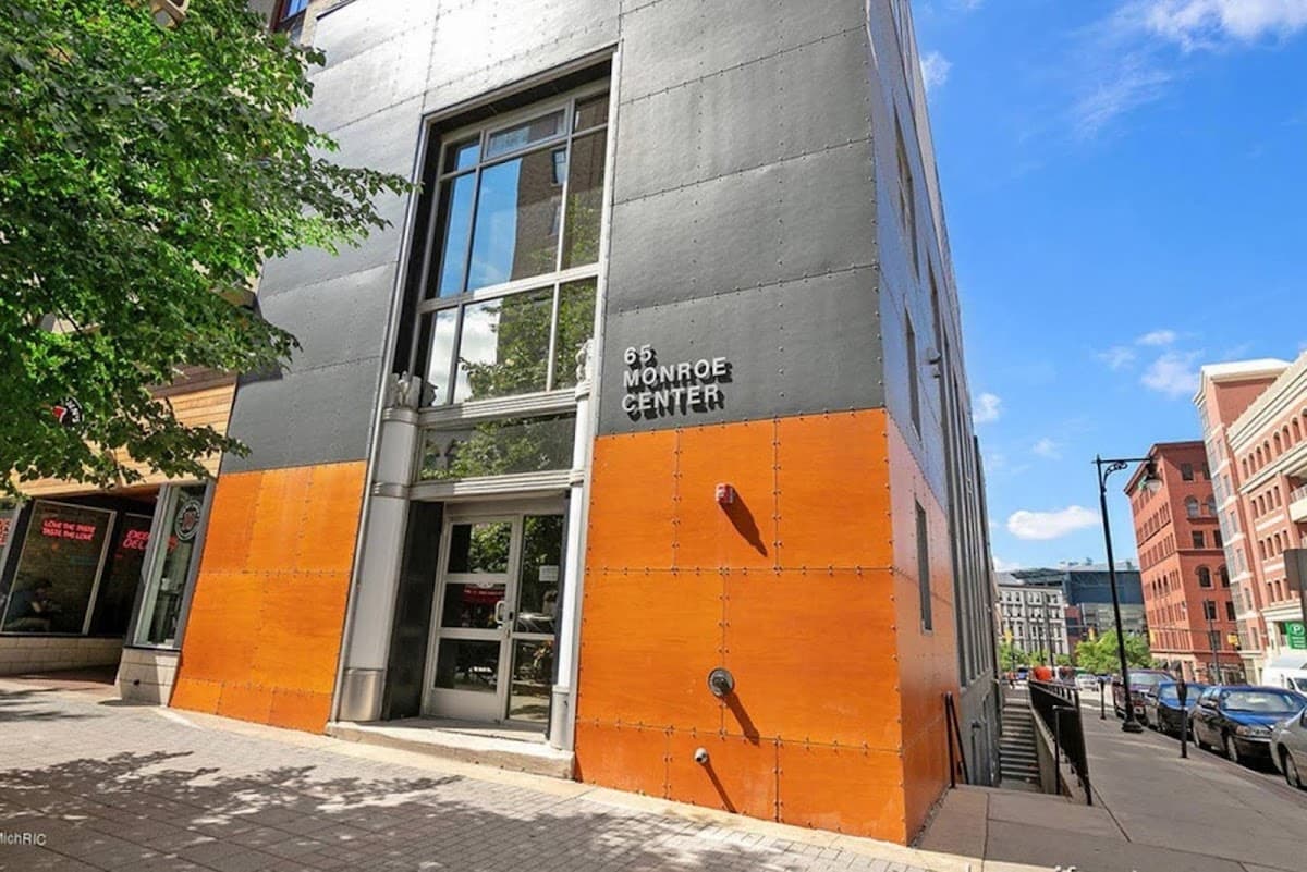 Luxury 2 Story Loft, Hotel in Grand Rapids