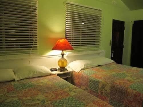 Motel Del Rogue, Motel in Fruitdale
