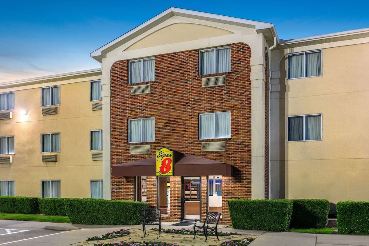 Super 8 by Wyndham Grapevine/DFW Airport Northwest, Hotel in Grapevine