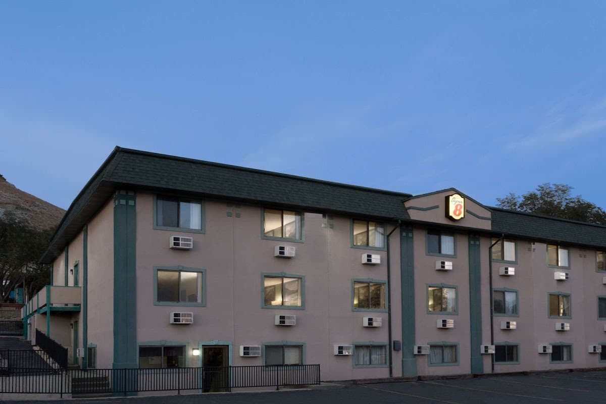 Super 8 by Wyndham Green River, Hotel in Green River