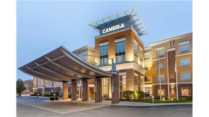 Cambria Hotel Akron - Canton Airport, Hotel in Green