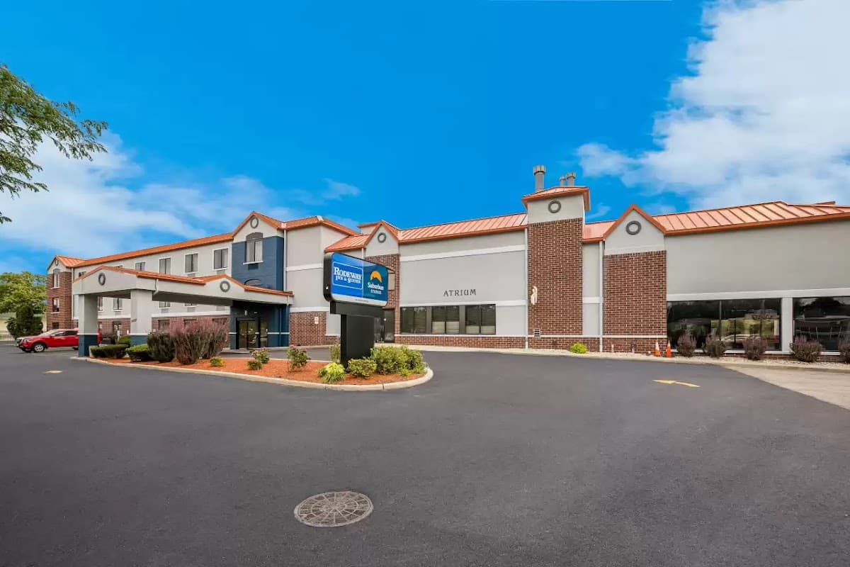Rodeway Inn & Suites Milwaukee Airport, Hotel in Greendale