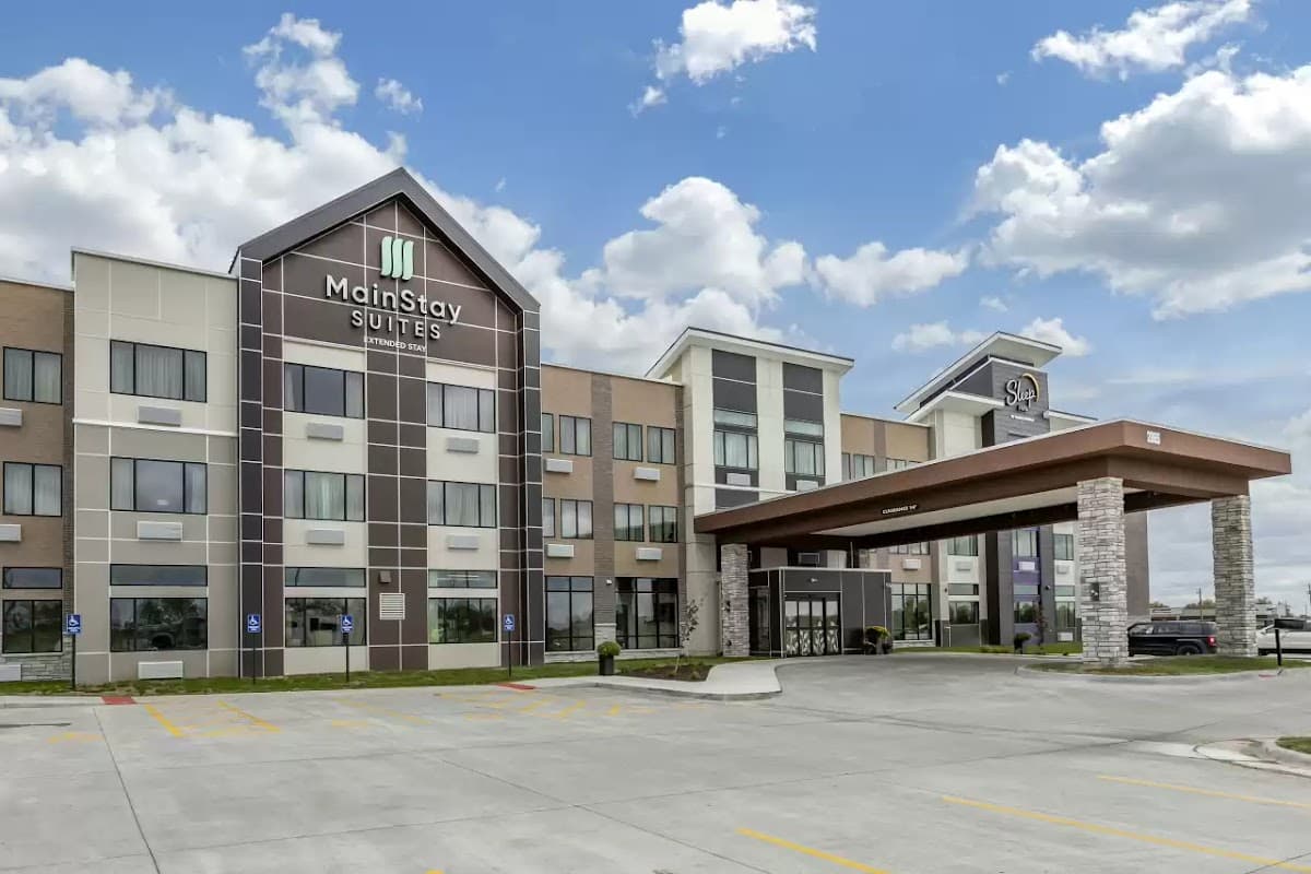 Sleep Inn & Suites Milwaukee/Franklin, Hotel in Greendale