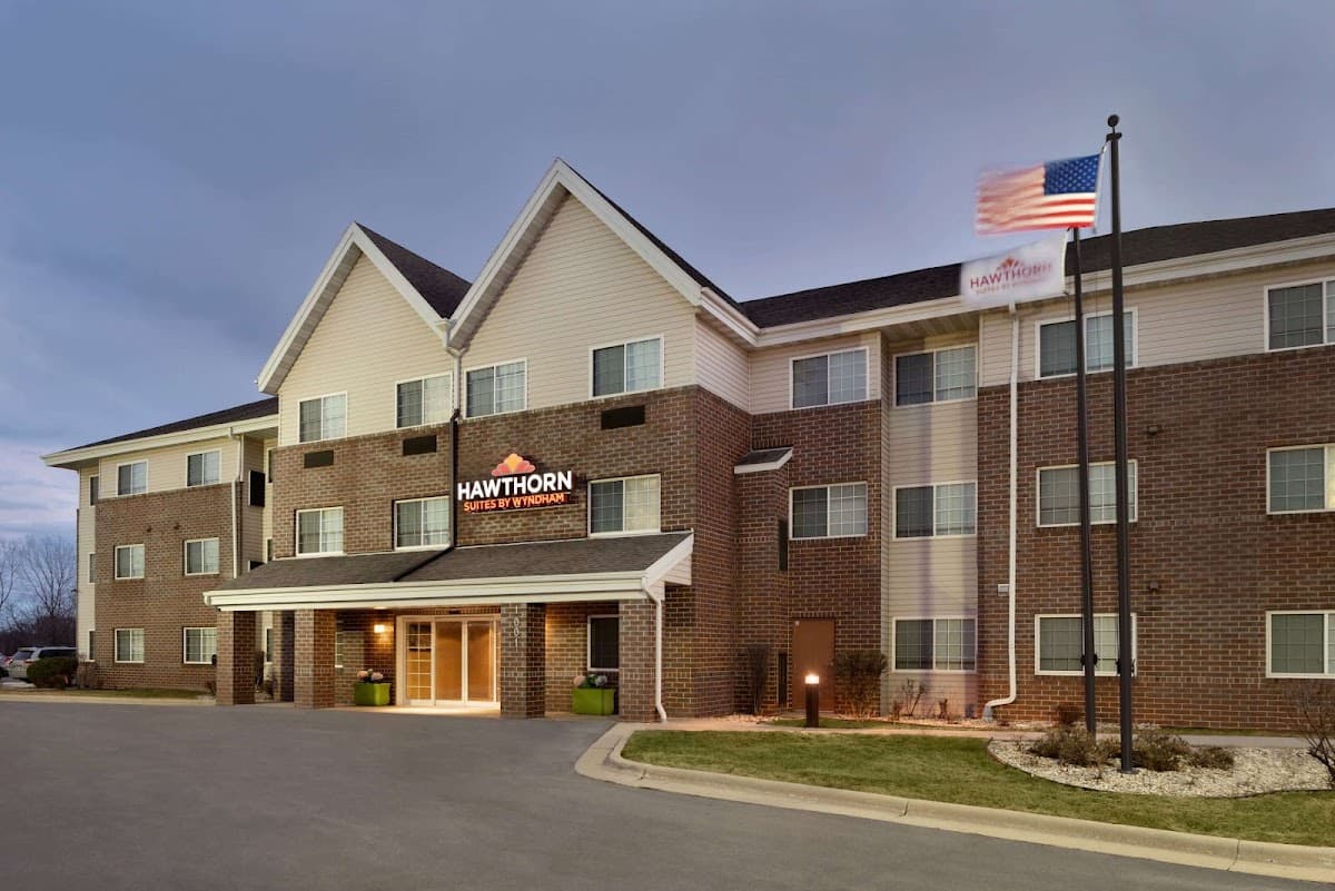 Hawthorn Extended Stay by Wyndham Milwaukee Airport, Hotel in Greendale