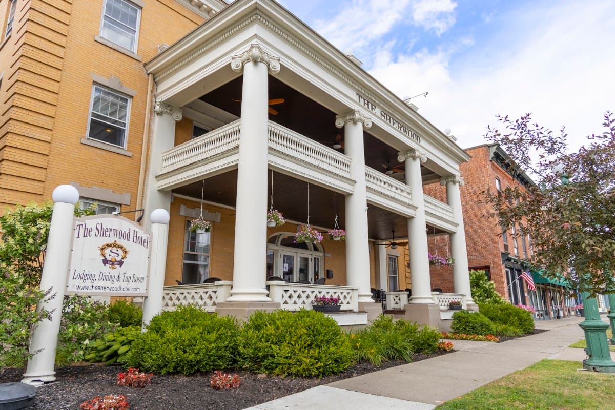 The Sherwood Hotel, Hotel in Greene